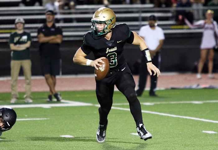 a Tualatin Jesuit football Oregon September 22 2023 Dan Brood 28